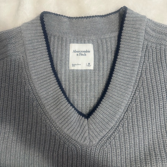 Tipped V-Neck Sweater Vest - Picture 3 of 4